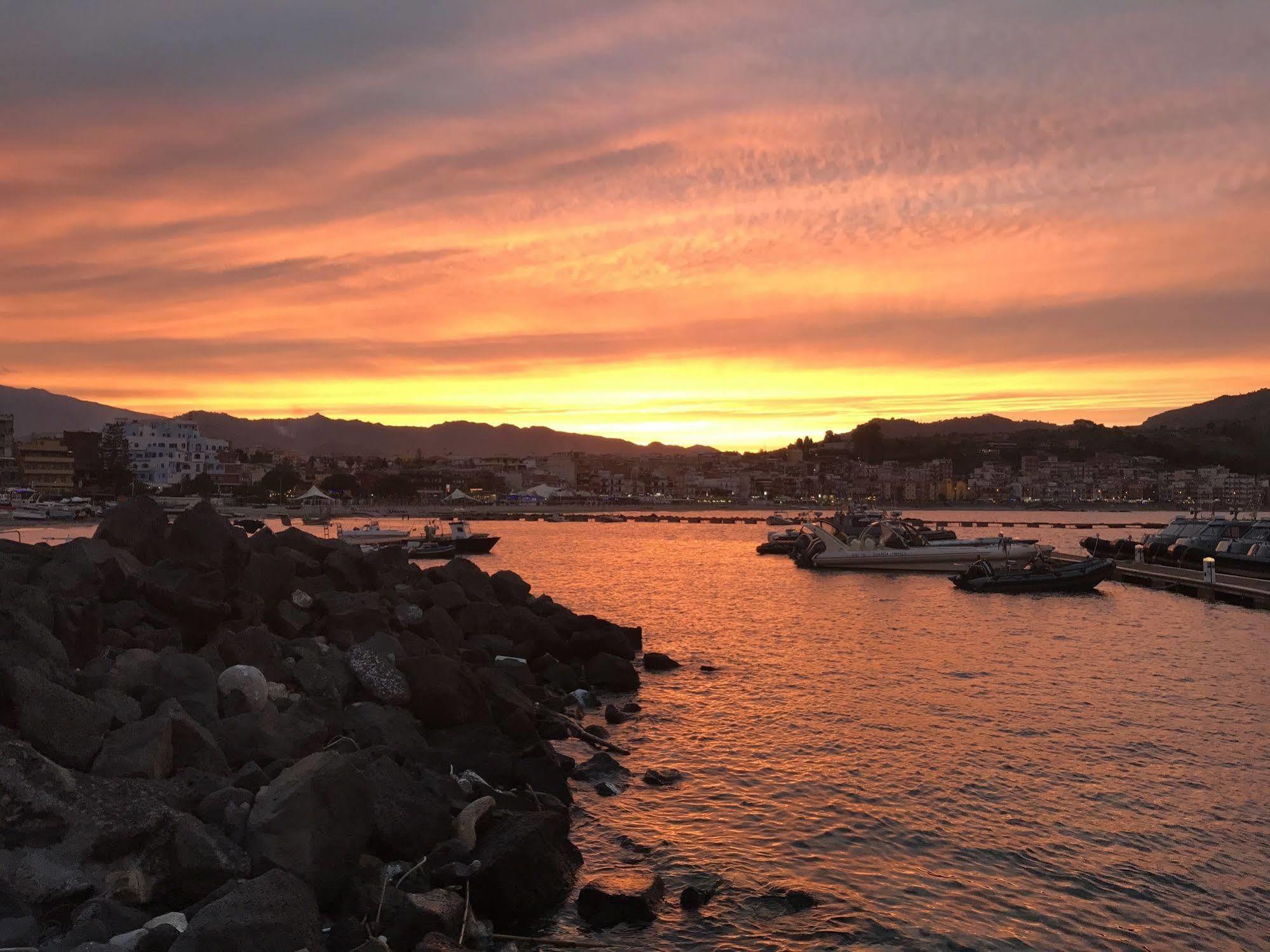 Kalaskiso' Giardini-Naxos Extérieur photo